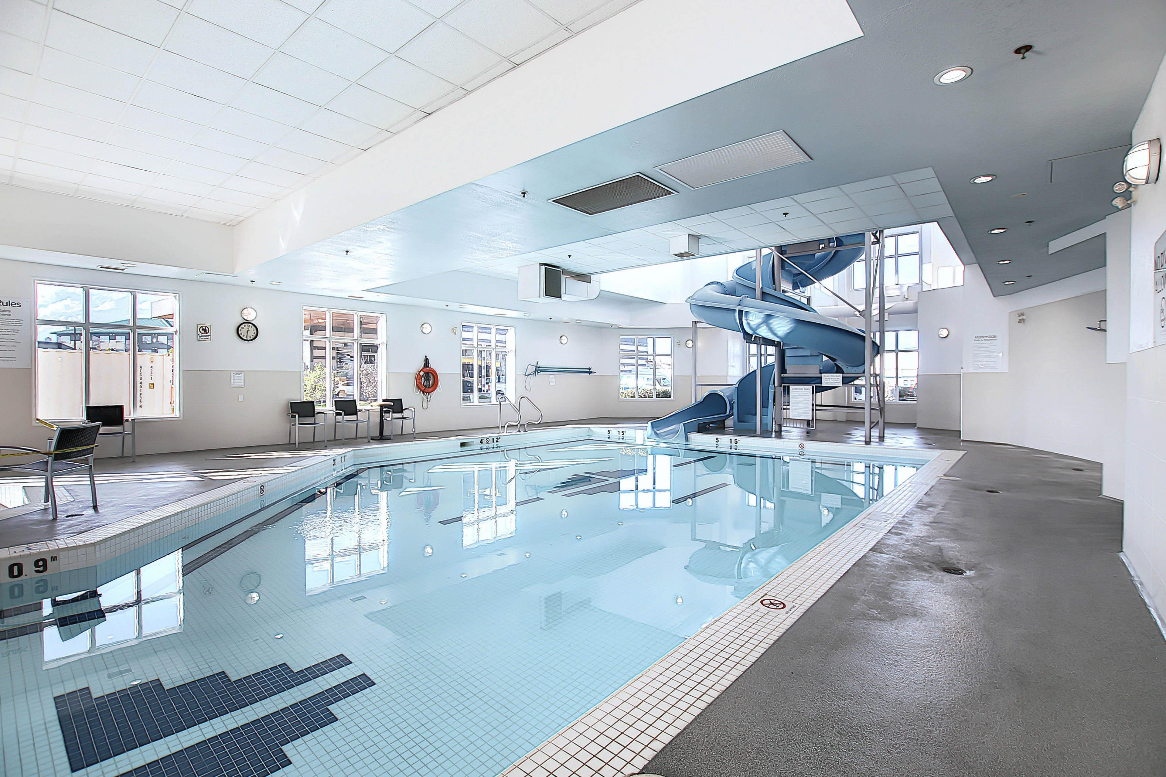 Holiday Inn Express Airport Calgary By Ihg Exterior foto